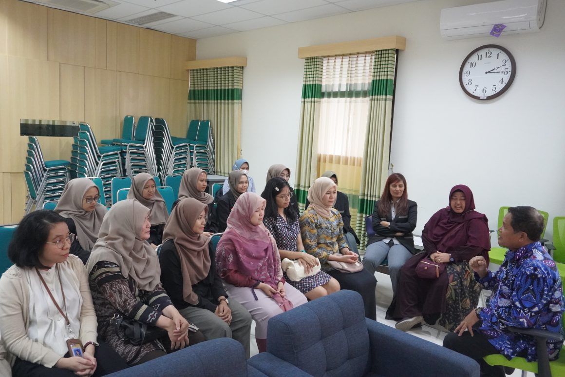 DSC09645 Pelaksanaan Wawancara Asesor LAMDIK dengan Dosen, Tenaga Pendidik, Mahasiswa, Alumni, dan User Prodi Magister PAUD FIP UPI